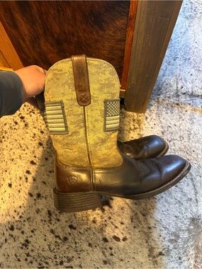 Mens Ariat Cowboy boots 9.5D Patriotic